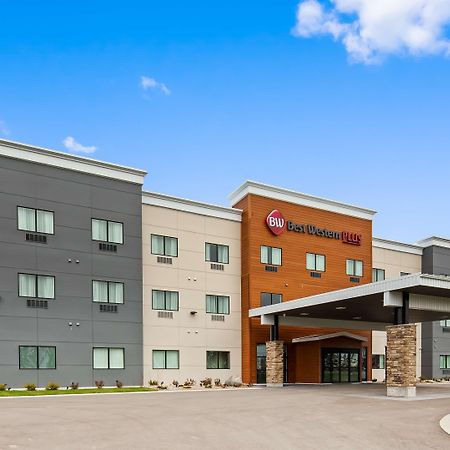 Best Western Plus Morden Hotel Exterior photo